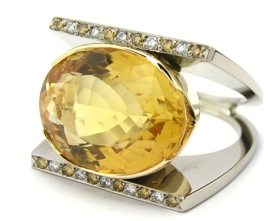 Bague citrine et diamants en or gris