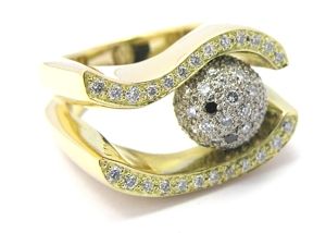 Bague boule diamant.