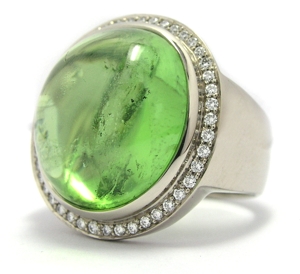 Bague peridot diamant.
