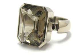 Bague quartz fumé, or blanc 18 carats