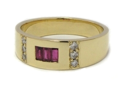 Bague rubis baguette diamant.