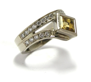 Bague spessartite diamants.