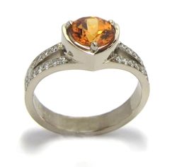 Bagues grenats diamants.