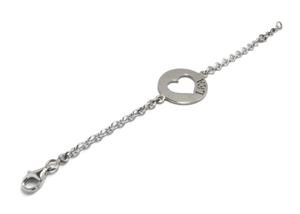 Bracelet coeur et prénom gravé.