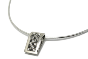 Pendentif diamants de joaillier créateur.