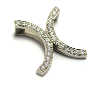 Pendentif diamants.