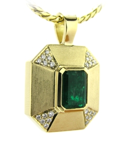 Pendentif émeraude.