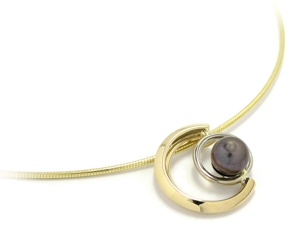 Pendentif perle de Tahiti, or jaune.