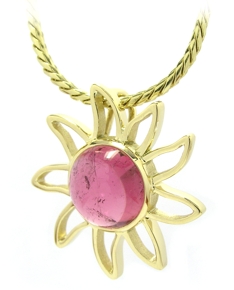 Pendentif soleil tourmaline rouge.
