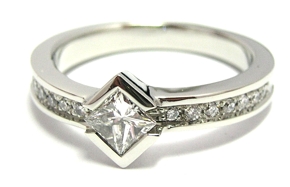 Solitaire diamant taille princesse