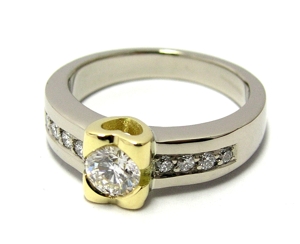 Solitaire diamant motif coeur